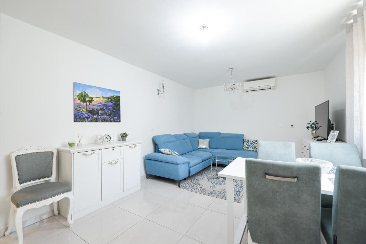 Two Bedroom Apartment With A Balcony Relja Zadar Dış mekan fotoğraf